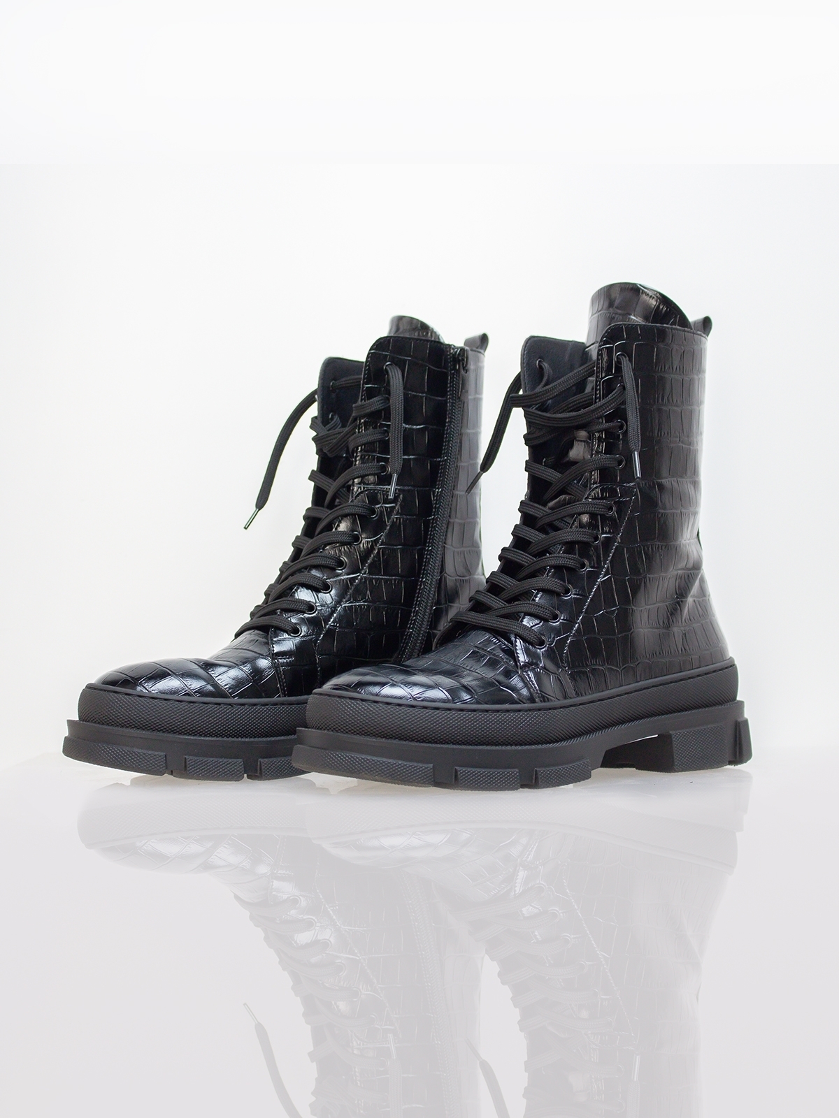 Makris | Black eco-croco boots