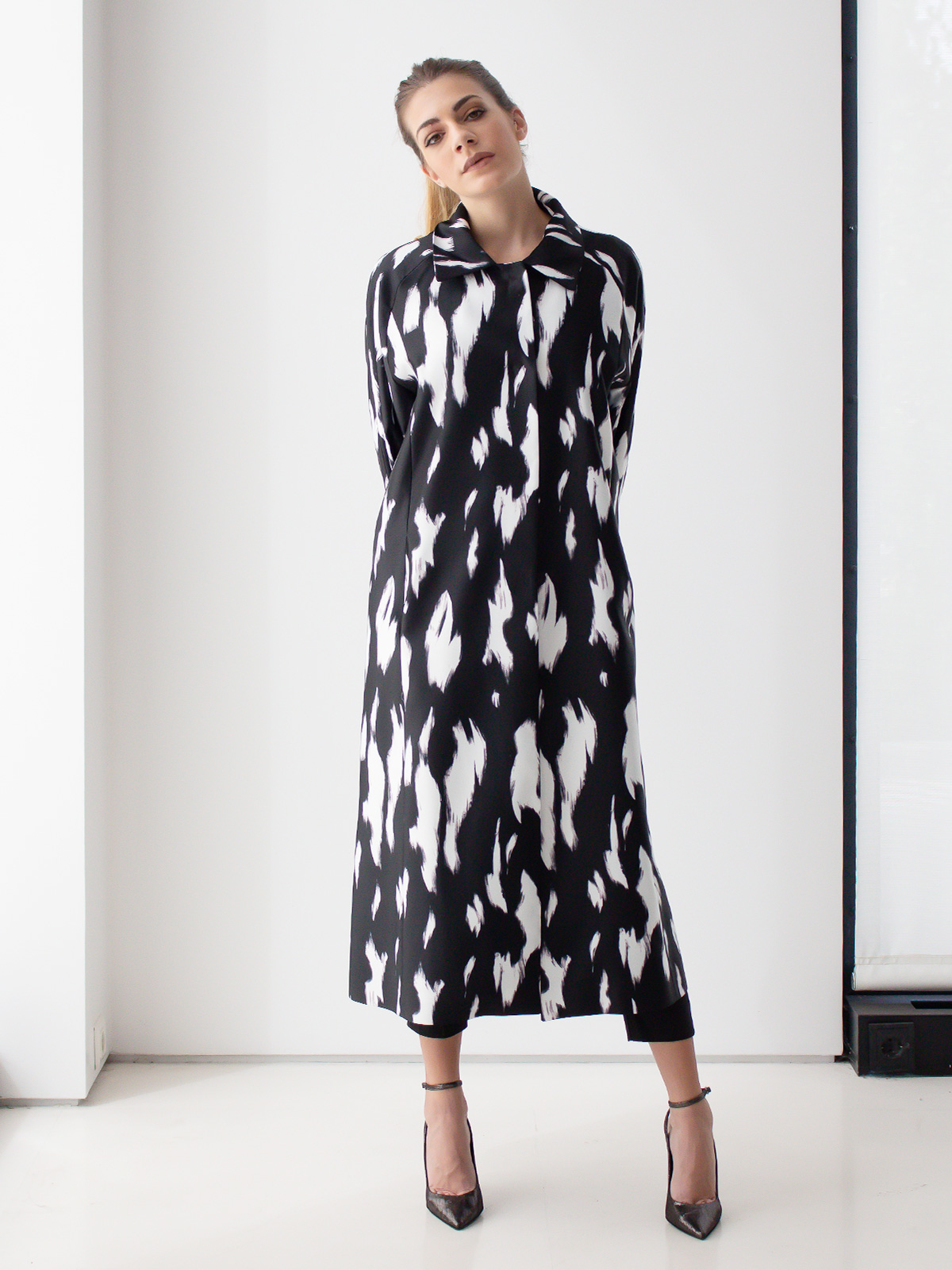 Sotris collection | Black and white coat