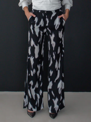 Sotris collection | Black and white printed trousers