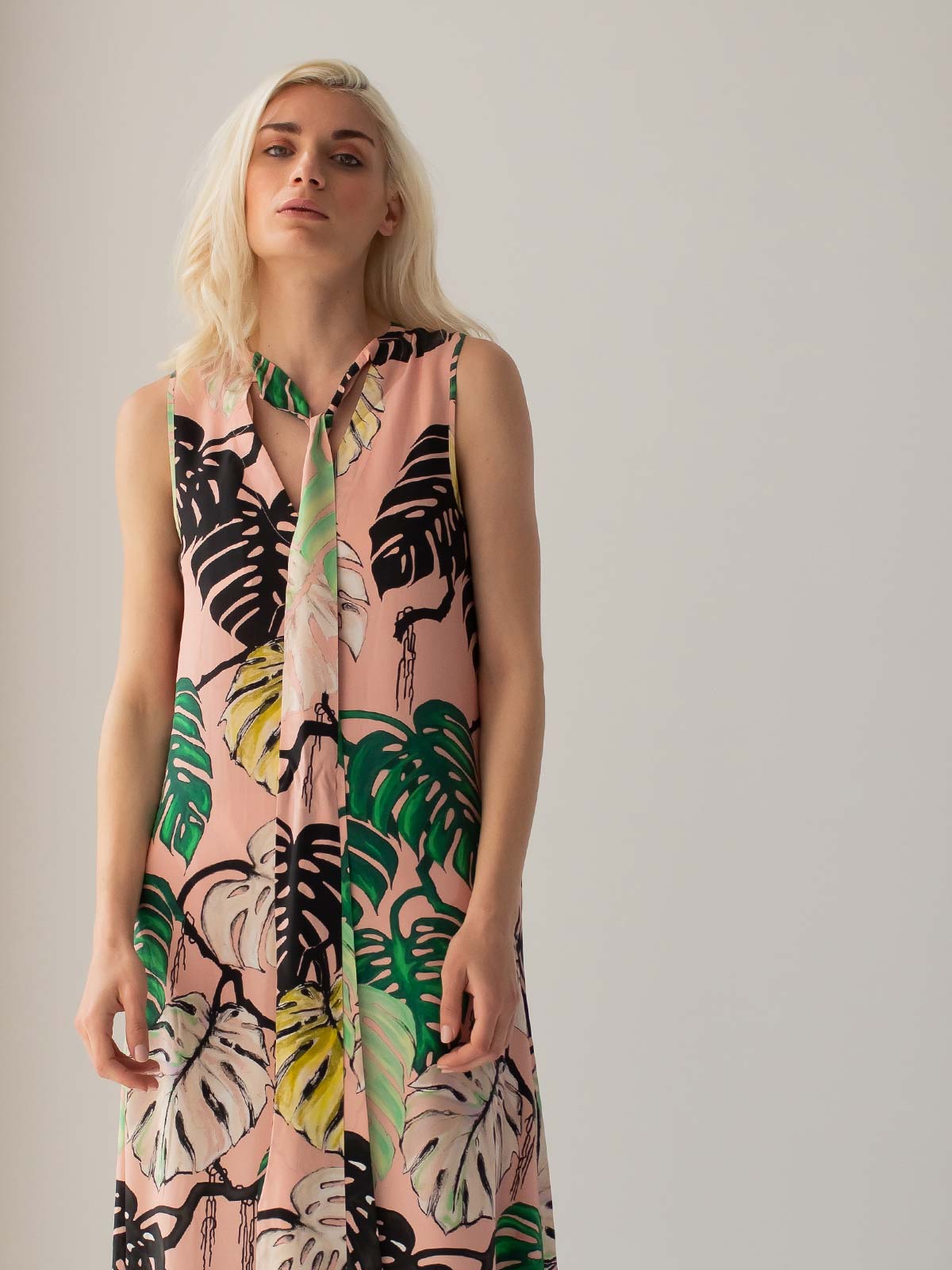 Psophia | Leaf printed shift dress with tie collar - Sotris Stores