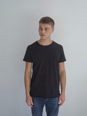Gabba | Μαύρη κοντομάνικη μπλούζα με στρογγυλή λαιμόκοψη