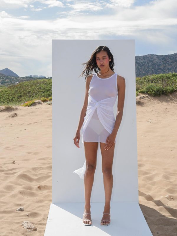 Nika Ioannidou | Τούλινο φόρεμα με πιάσιμο και σούρες