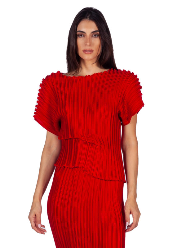 Daphne Valente | Ambrosia red gathered-side pleated top